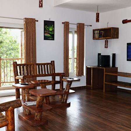 Hotel Bamboo Dale à Munnar Extérieur photo